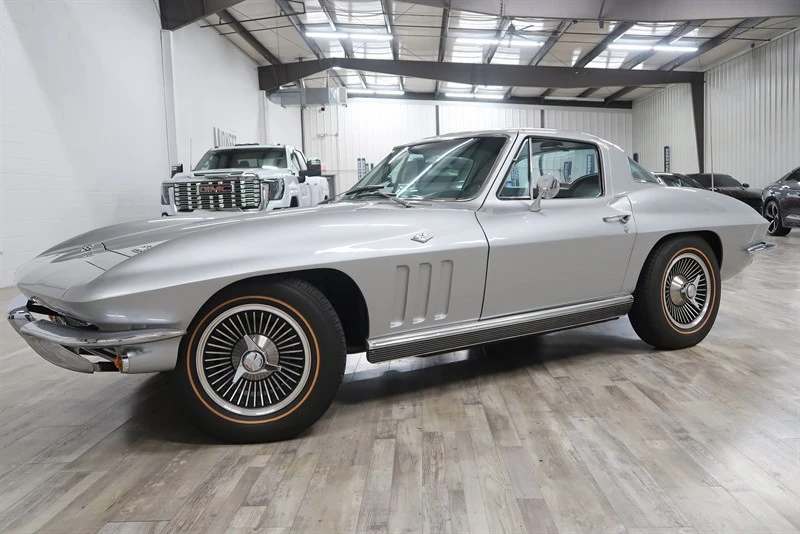 1966 Chevrolet Corvette C2 - Image 5 of 21