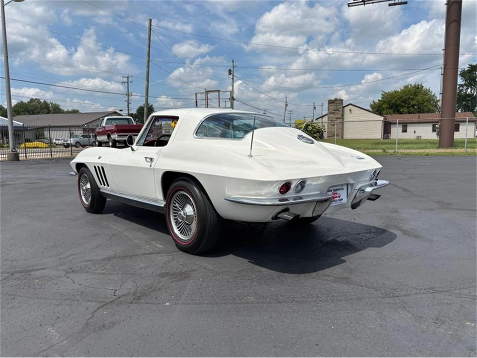 1966 Chevrolet Corvette C2 - Image 5 of 17
