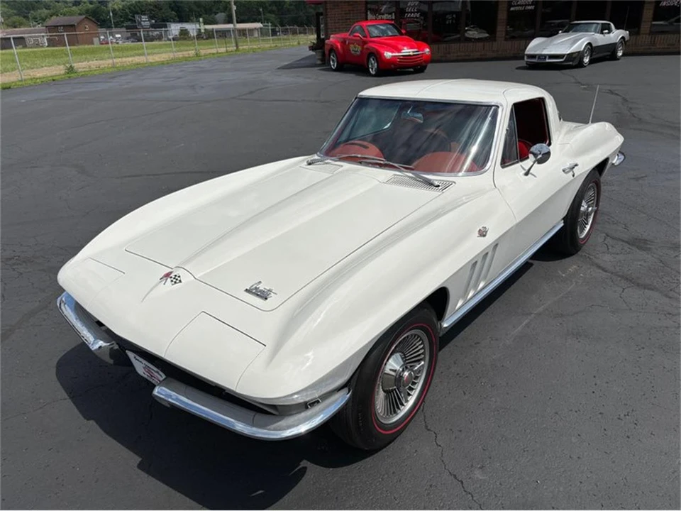 1966 Chevrolet Corvette C2 - Image 8 of 17