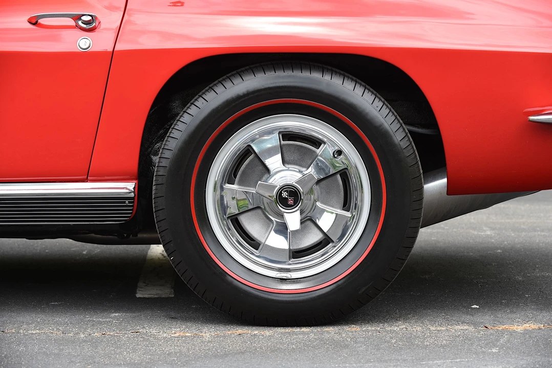 1966 Chevrolet Corvette C2 427 - Image 13 of 31
