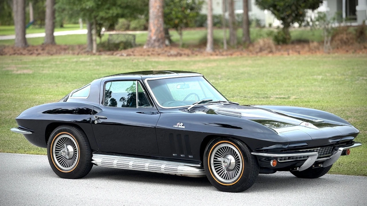 1966 Chevrolet Corvette C2 - Image 3 of 31