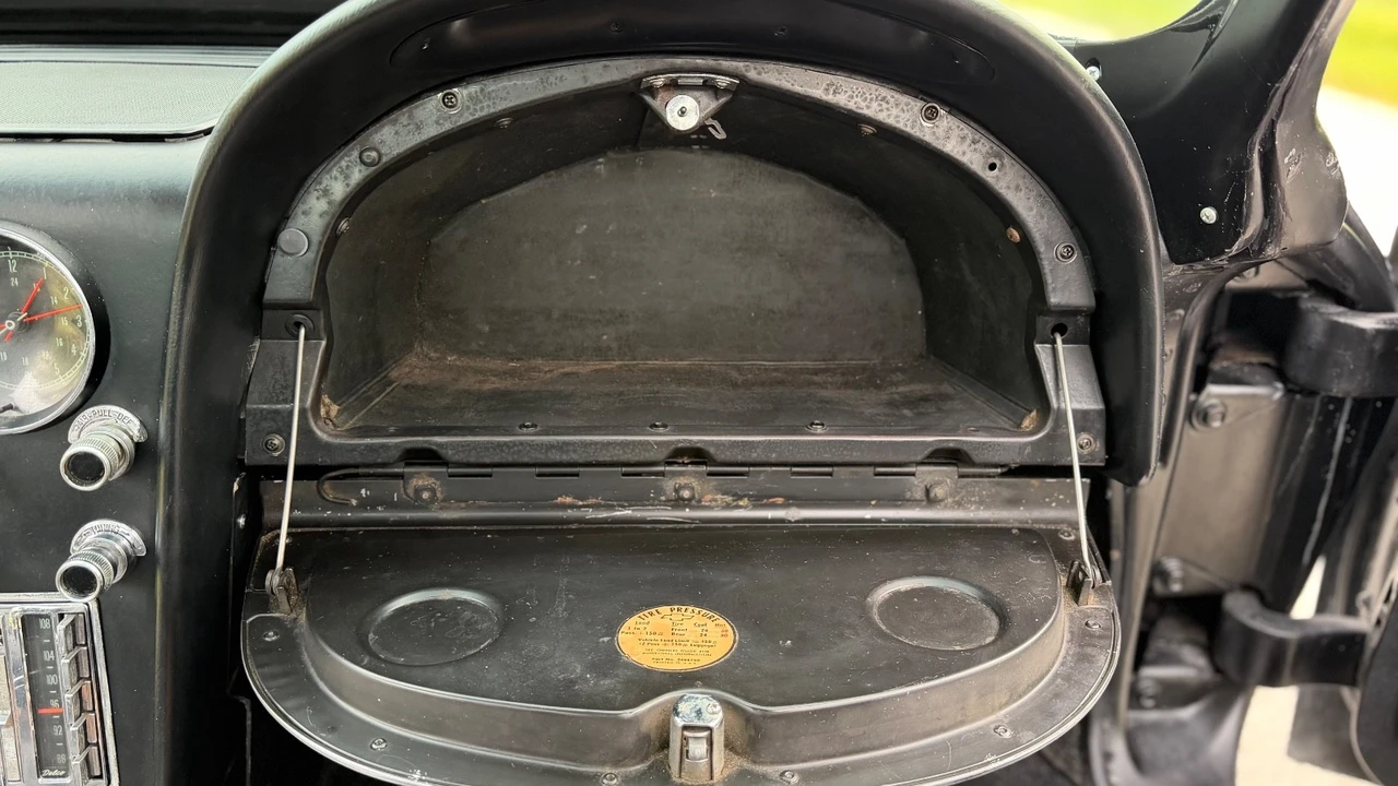 1966 Chevrolet Corvette C2 - Image 21 of 31