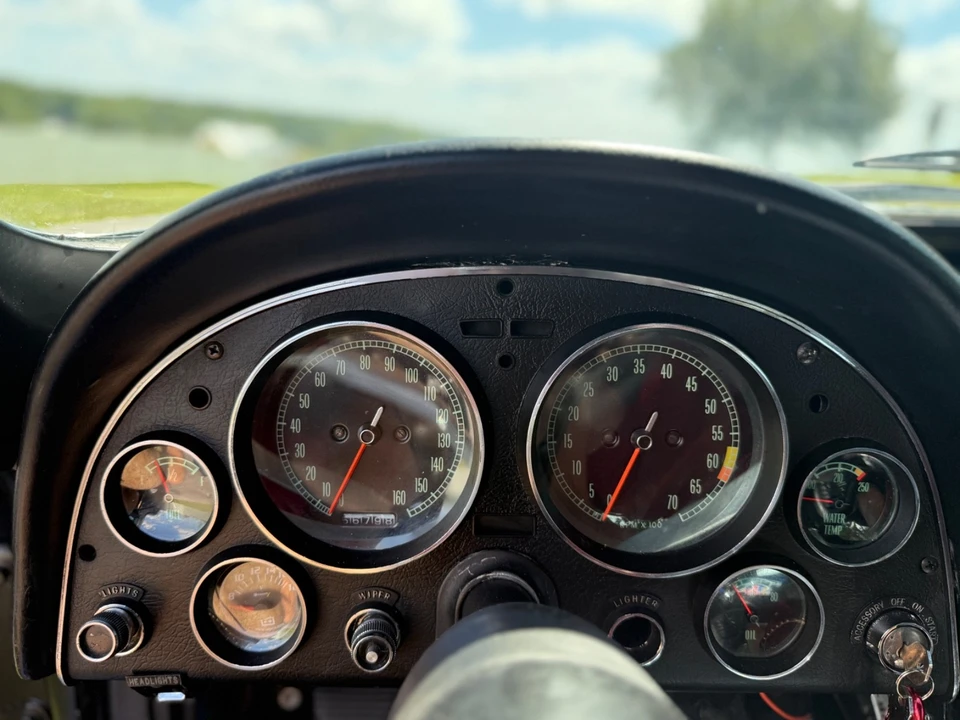 1966 Chevrolet Corvette C2 - Image 13 of 31