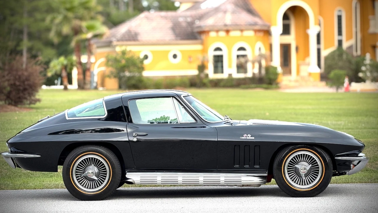 1966 Chevrolet Corvette C2 - Image 2 of 31