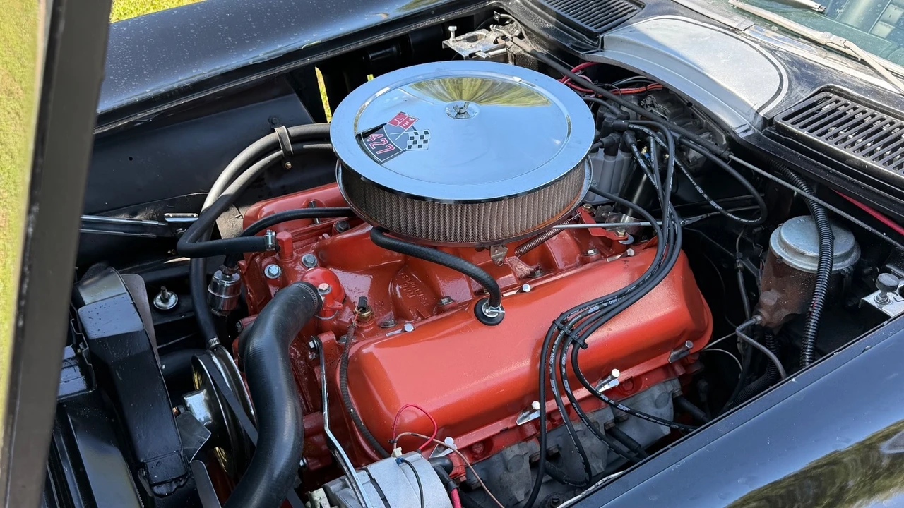 1966 Chevrolet Corvette C2 - Image 18 of 31