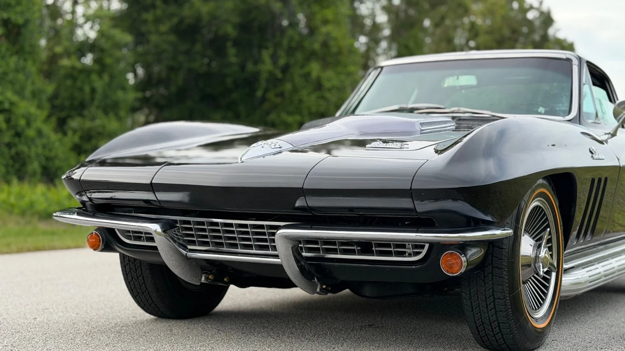 1966 Chevrolet Corvette C2 - Image 12 of 31