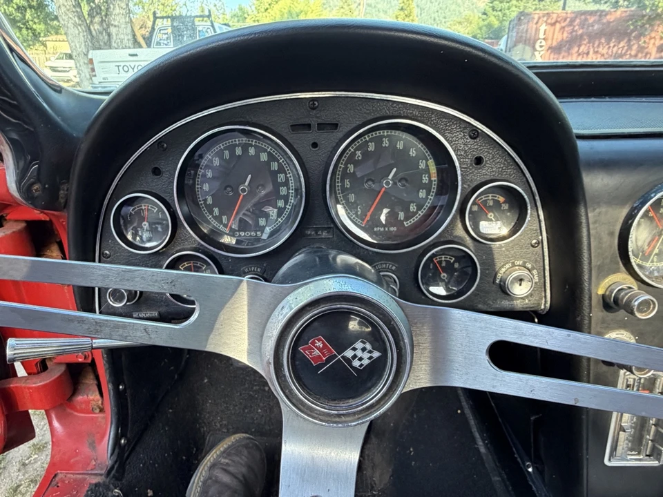 1966 Chevrolet Corvette C2 - Image 19 of 31