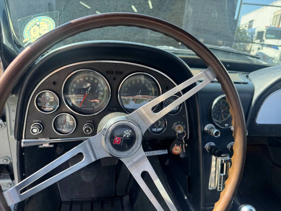 1966 Chevrolet Corvette C2 - Image 15 of 21