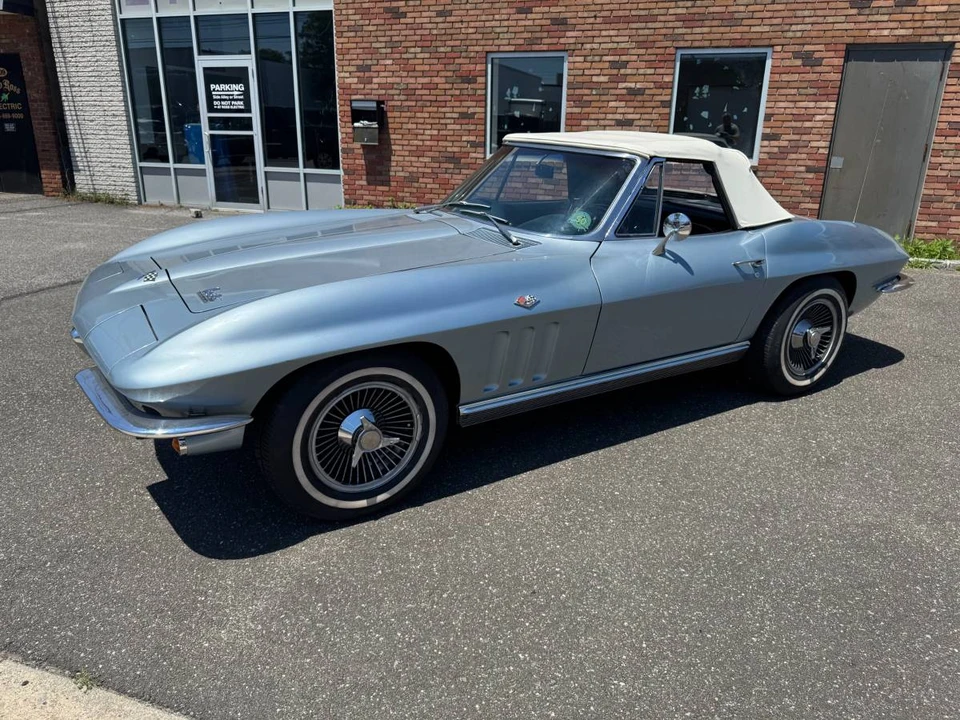 1966 Chevrolet Corvette C2 - Image 10 of 21