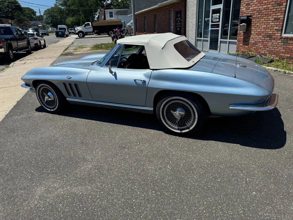 1966 Chevrolet Corvette C2 - Image 2 of 21