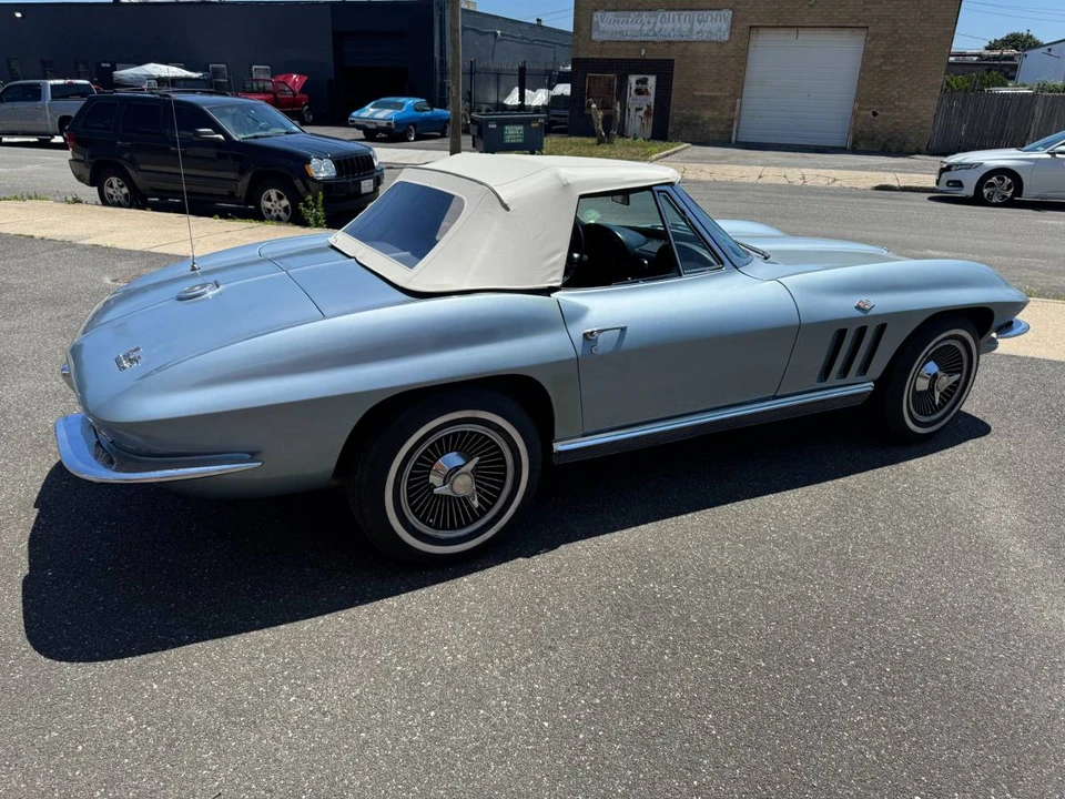 1966 Chevrolet Corvette C2 - Image 9 of 21