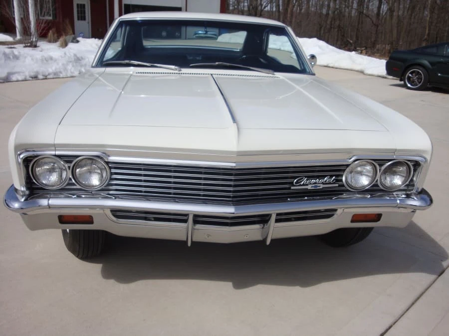 1966 Chevrolet Impala 4th Gen - Image 9 of 10