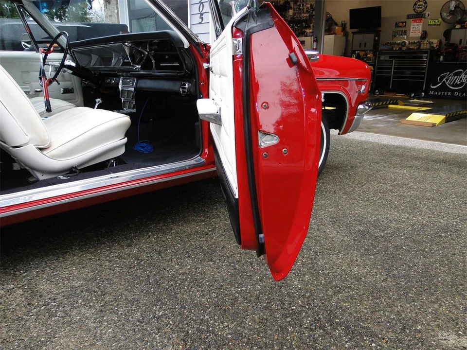1966 Chevrolet Impala SS 4th Gen - Image 15 of 31