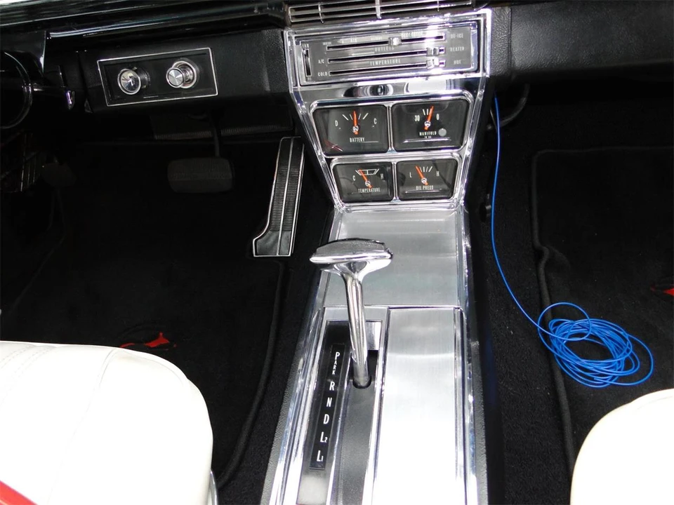 1966 Chevrolet Impala SS 4th Gen - Image 24 of 31