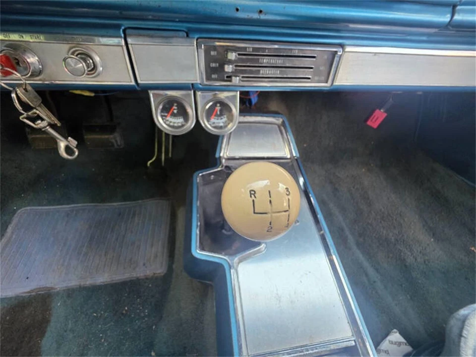 1966 Chevrolet Impala SS 4th Gen - Image 26 of 31