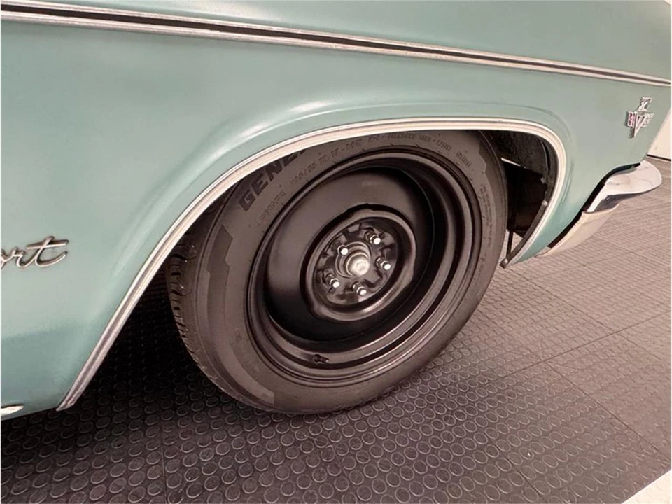 1966 Chevrolet Impala SS 4th Gen - Image 25 of 31