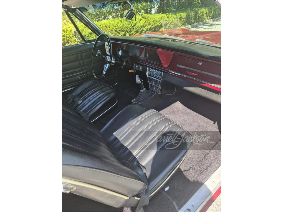 1966 Chevrolet Impala SS 4th Gen - Image 4 of 5
