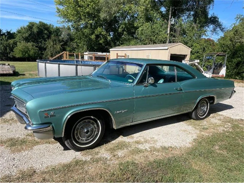 1966 Chevrolet Impala SS 4th Gen - Image 9 of 19
