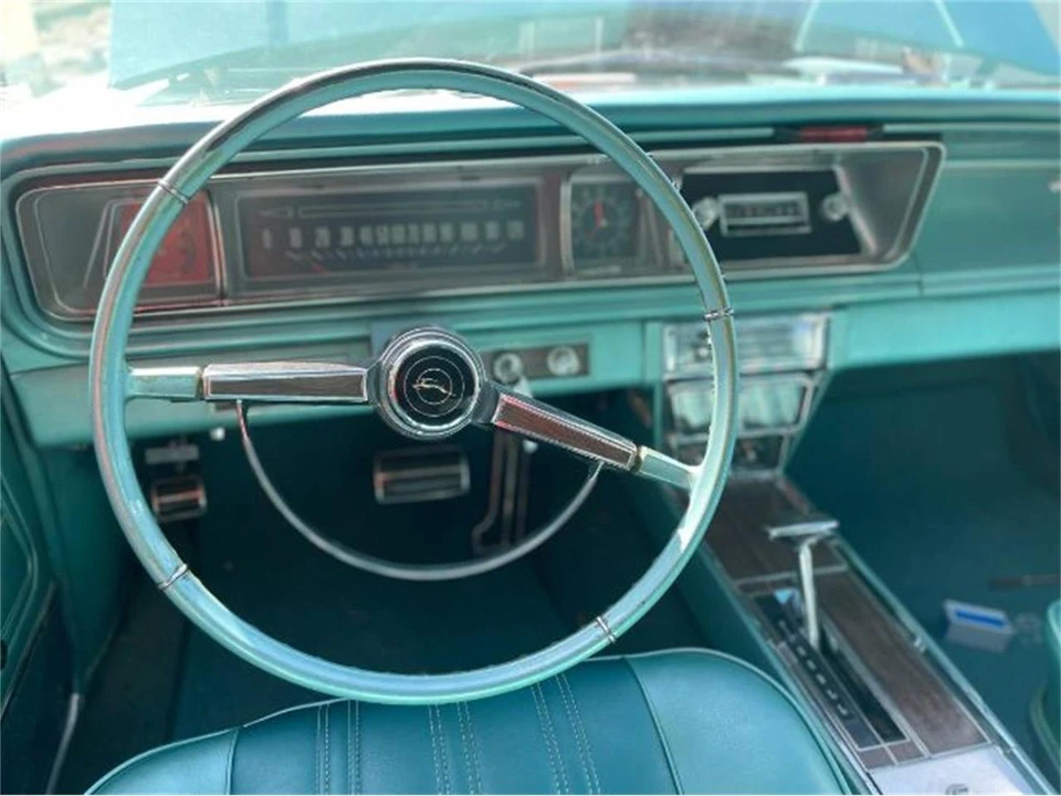 1966 Chevrolet Impala SS 4th Gen - Image 8 of 19