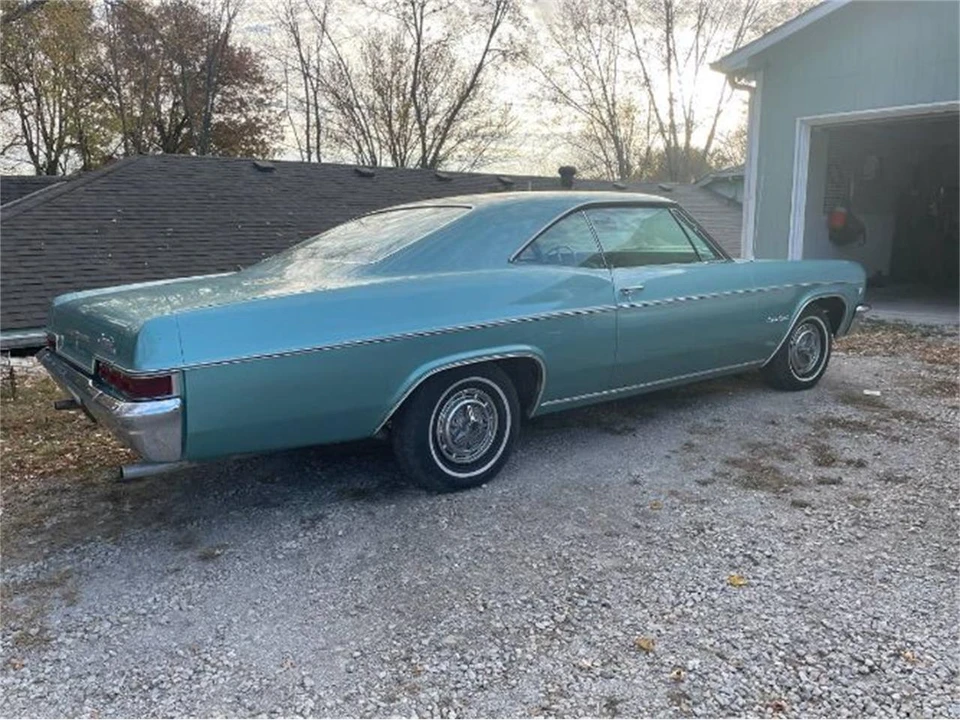 1966 Chevrolet Impala SS 4th Gen - Image 16 of 19