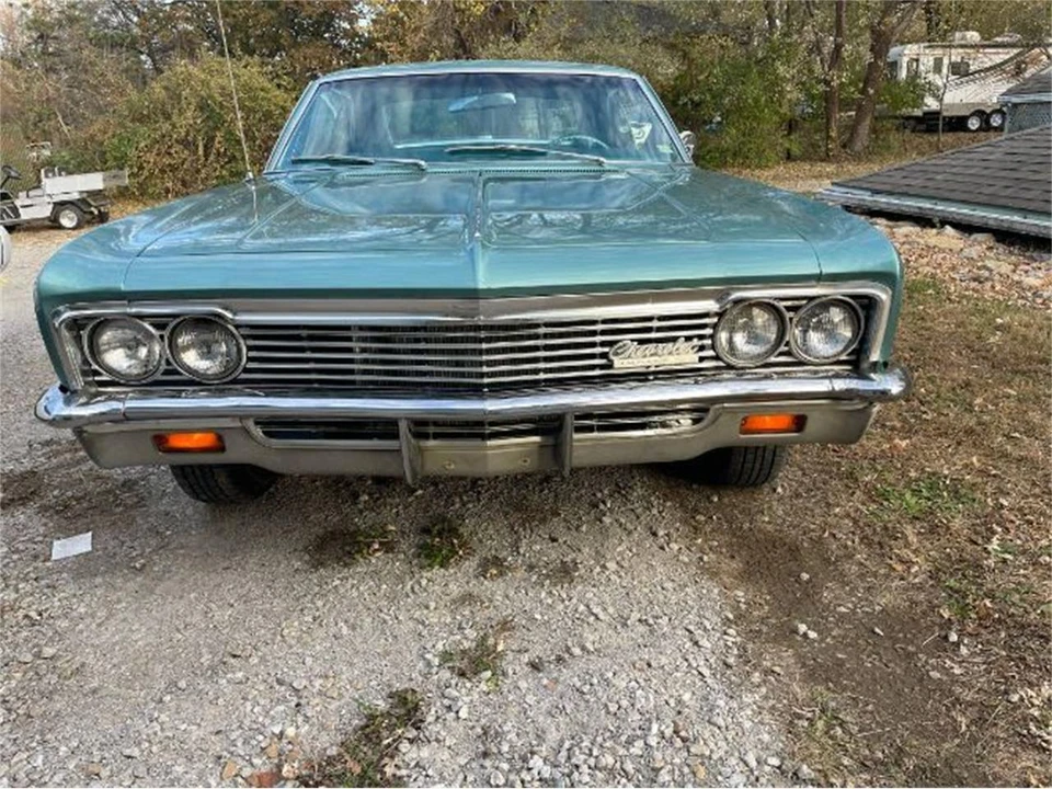 1966 Chevrolet Impala SS 4th Gen - Image 18 of 19