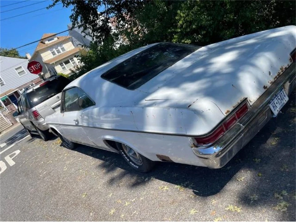 1966 Chevrolet Impala SS 4th Gen - Image 2 of 20