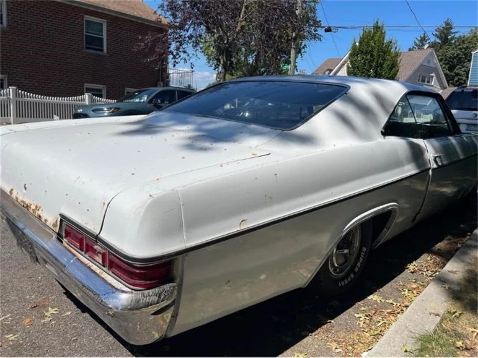 1966 Chevrolet Impala SS 4th Gen - Image 17 of 20