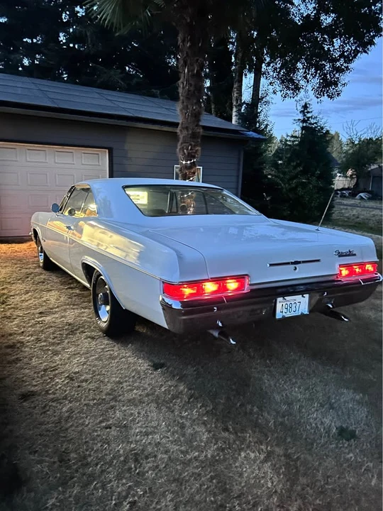 1966 Chevrolet Impala SS 4th Gen - Image 11 of 12