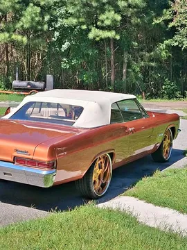 1966 Chevrolet Impala SS Sedan 4D