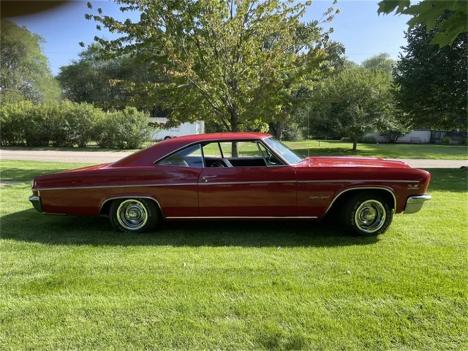 1966 Chevrolet Impala SS 4th Gen - Image 19 of 29