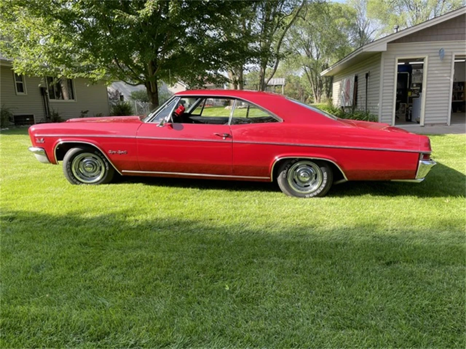 1966 Chevrolet Impala SS 4th Gen - Image 25 of 29