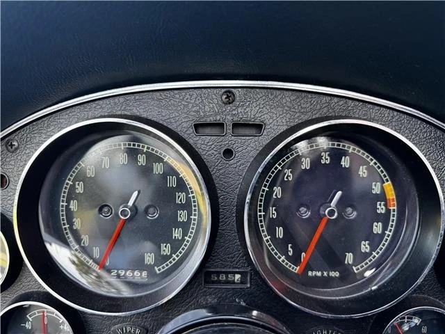1966 Chevrolet Corvette C2 - Image 19 of 21