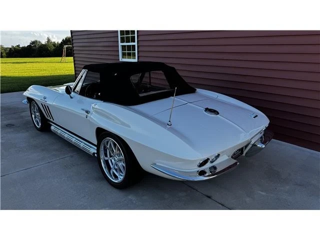 1966 Chevrolet Corvette C2 - Image 9 of 21