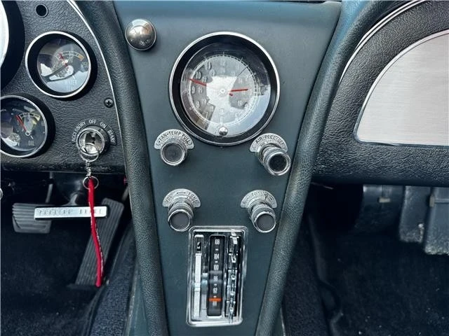 1966 Chevrolet Corvette C2 - Image 18 of 21