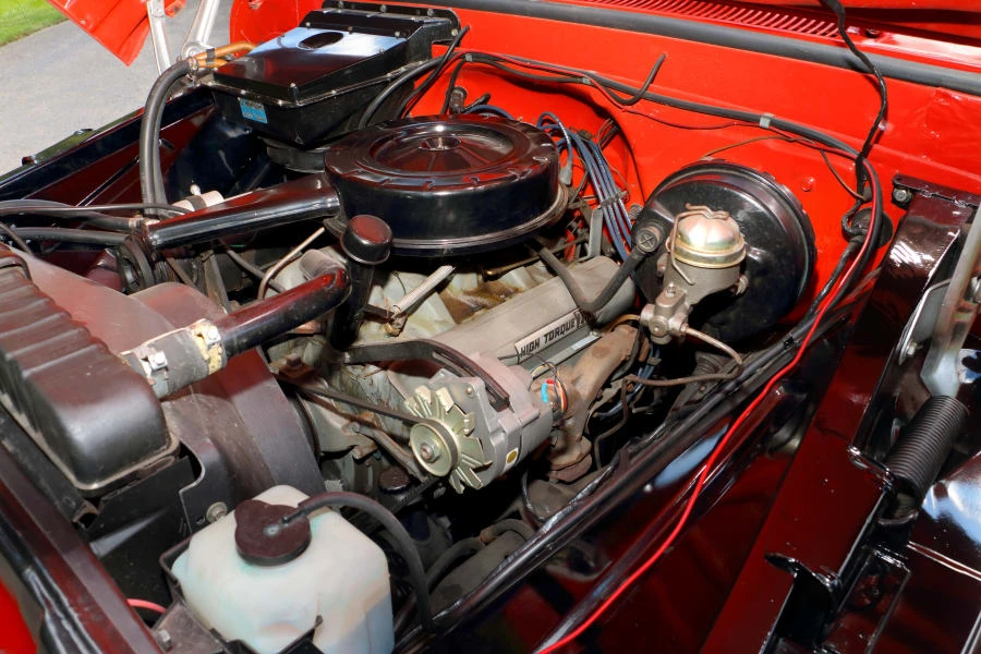 1966 Chevrolet Suburban 5th Gen - Image 6 of 12