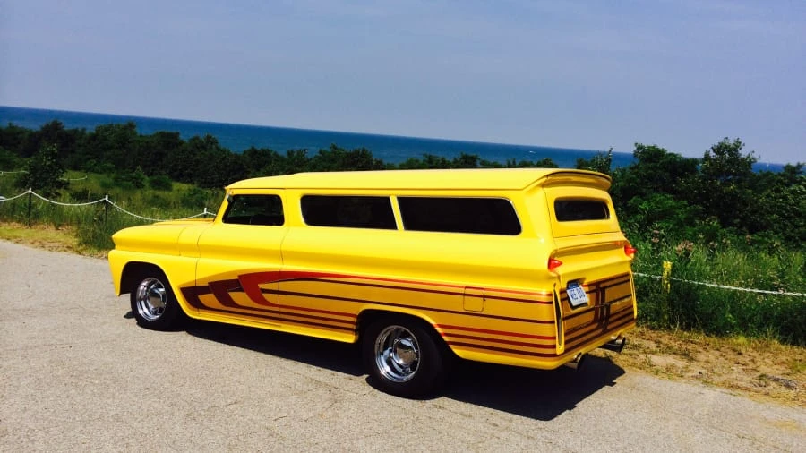 1966 Chevrolet Suburban 5th Gen - Image 3 of 9