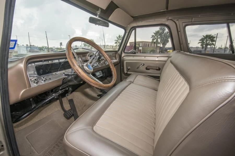 1966 Chevrolet Suburban 5th Gen - Image 4 of 12