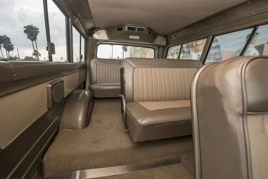 1966 Chevrolet Suburban 5th Gen - Image 6 of 12