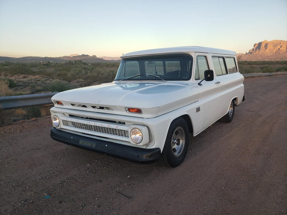 1966 Chevrolet Suburban 5th Gen - Image 4 of 31