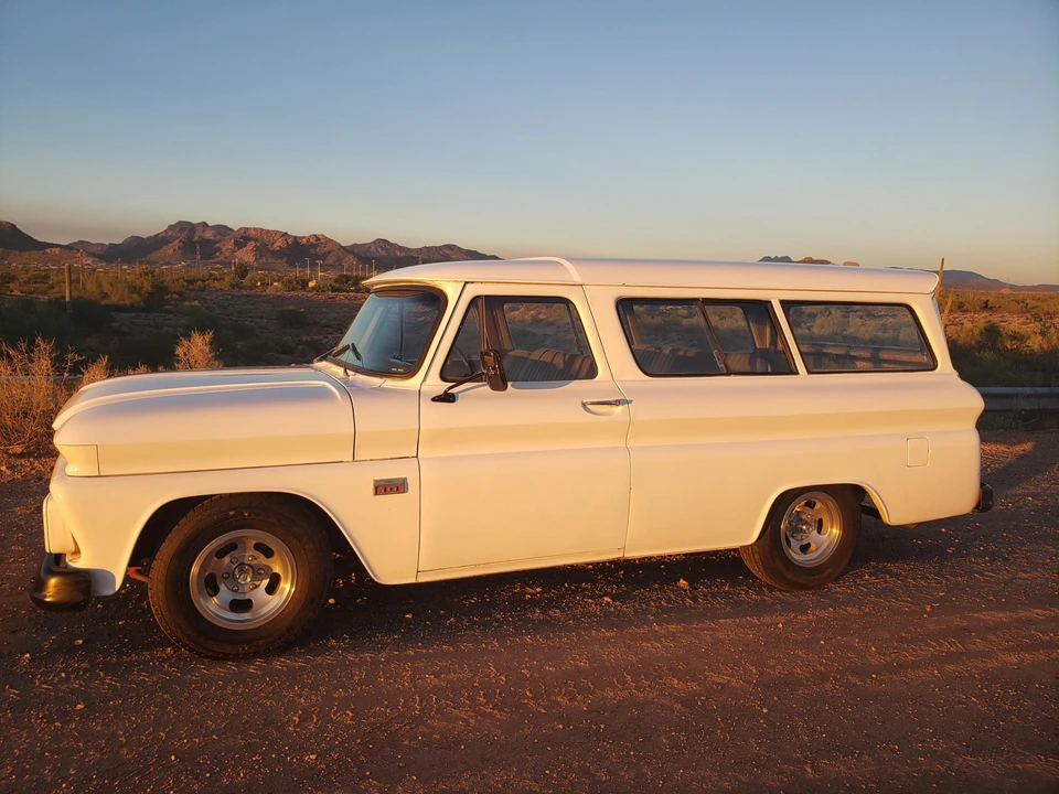 1966 Chevrolet Suburban 5th Gen - Image 13 of 31