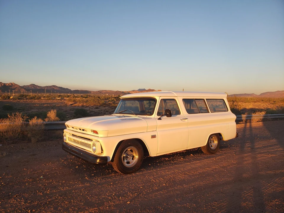 1966 Chevrolet Suburban 5th Gen - Image 9 of 31
