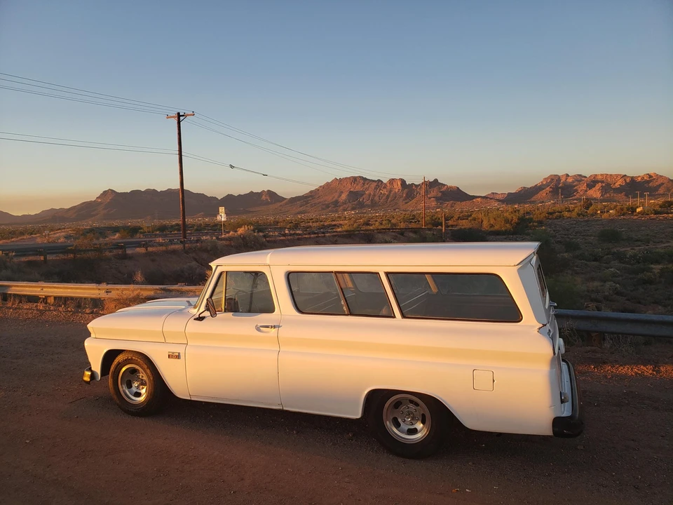 1966 Chevrolet Suburban 5th Gen - Image 21 of 31