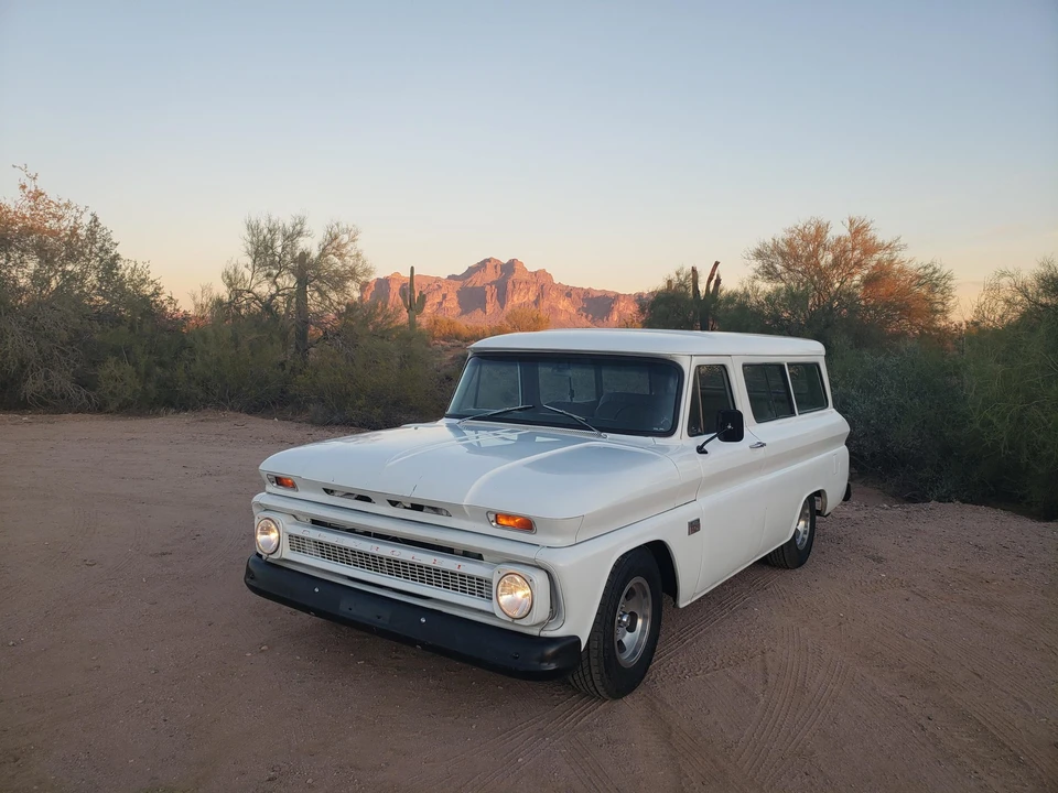1966 Chevrolet Suburban 5th Gen - Image 5 of 31