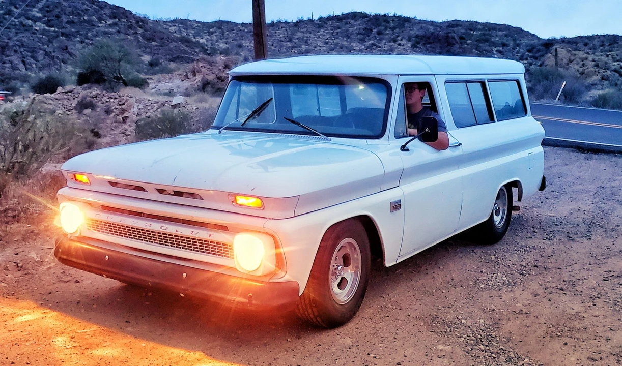 1966 Chevrolet Suburban 5th Gen - Image 3 of 31