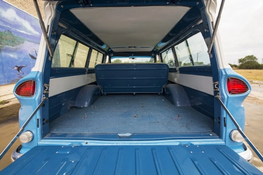 1966 Chevrolet Suburban 5th Gen - Image 7 of 10