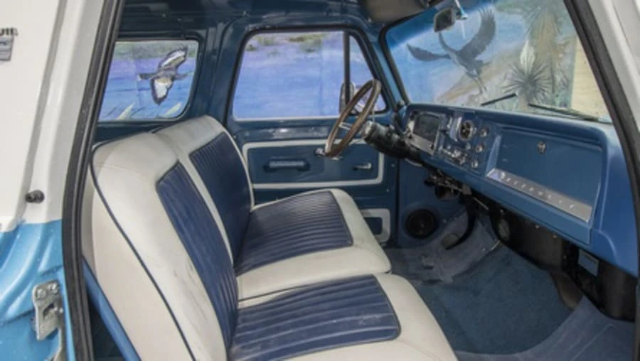 1966 Chevrolet Suburban 5th Gen - Image 5 of 10