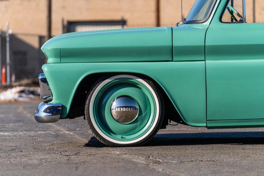 1966 Chevrolet Suburban 5th Gen - Image 8 of 26