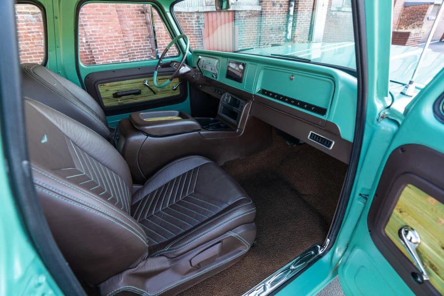1966 Chevrolet Suburban 5th Gen - Image 15 of 26