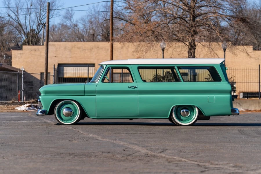 1966 Chevrolet Suburban 5th Gen - Image 2 of 26