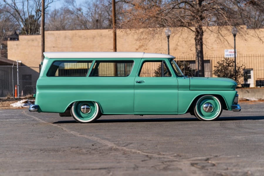 1966 Chevrolet Suburban 5th Gen - Image 11 of 26